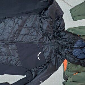 Dynafit/Salewa/LA Sportiva Jackets (medium)